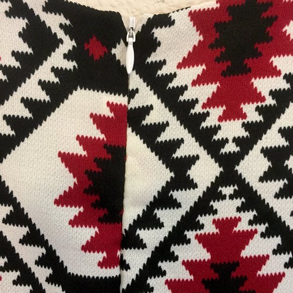 Tobi Geometric Red and Black Mini Dress - Picture 2 of 6